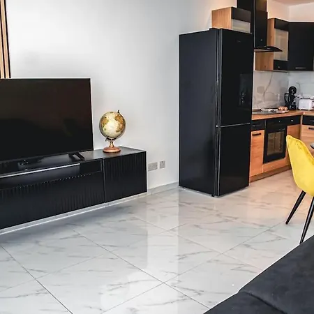 Apartman Stylish Seafront Spinola