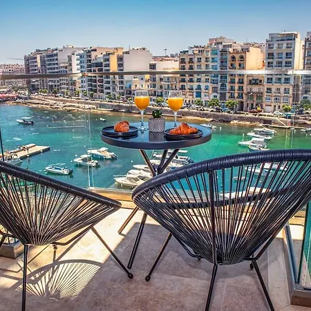 Stylish Seafront Spinola *