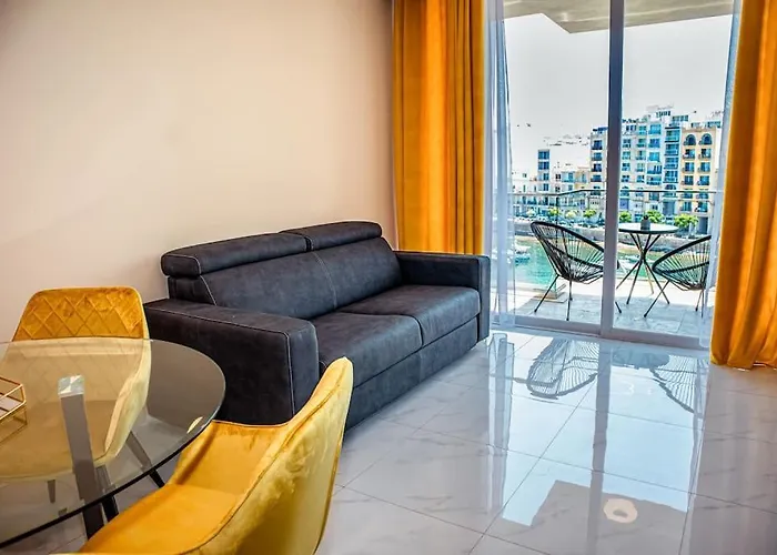 Stylish Seafront Spinola Daire Saint Julian's