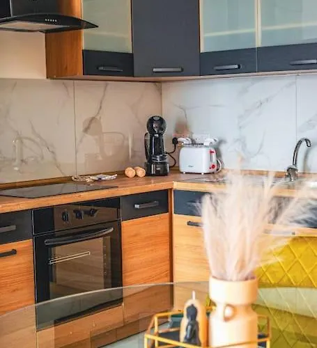 Stylish Seafront Spinola Daire Saint Julian's