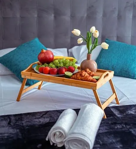 Stylish Seafront Spinola Daire *