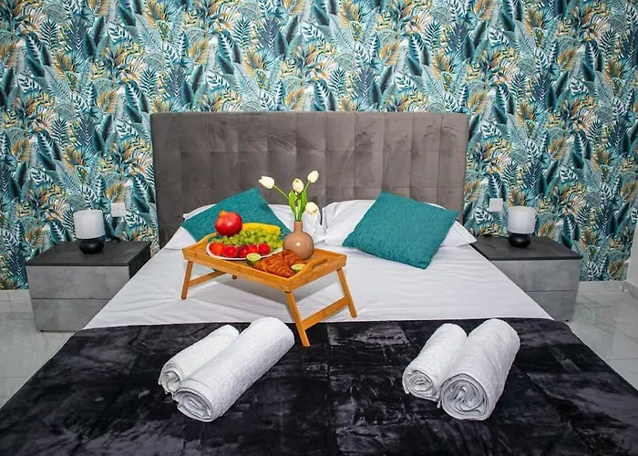 Stylish Seafront Spinola *