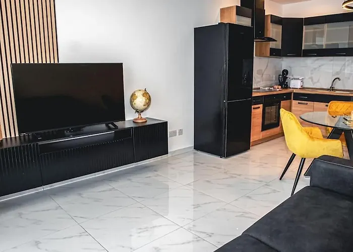 아파트 Stylish Seafront Spinola