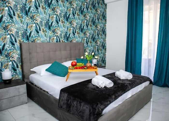 Stylish Seafront Spinola Daire *