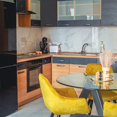 Stylish Seafront Spinola Apartment *