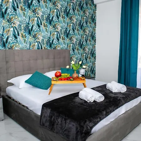 Stylish Seafront Spinola Apartment *